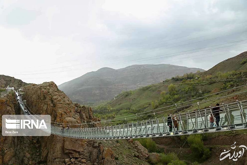 تصاویر - پل معلق تمام شیشه ای شهر هیر